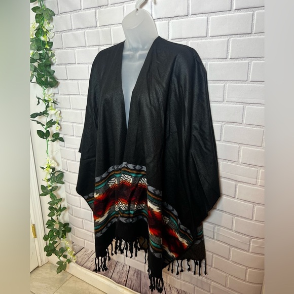 Reversible Acrylic women Poncho made in ECUADOR/black one size - Picture 6 of 10